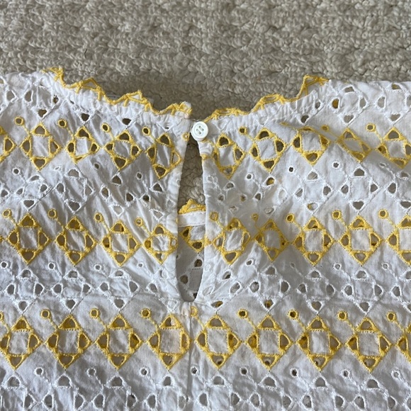 Indi & Cold White & Yellow Eyelet Sleeveless Top Size XS - Picture 7 of 11